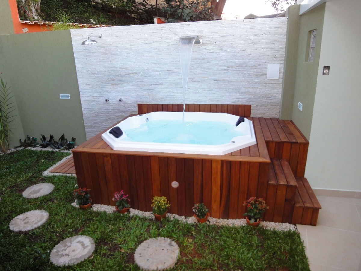 A jacuzzi externa dos sonhos; como escolher um modelo que cabe no seu bolso