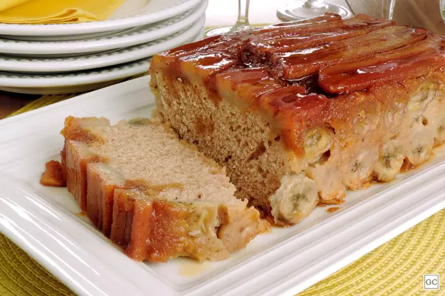 Receita de Bolo de Banana com Cereja. Receitinha cheia de doçura que encanta!