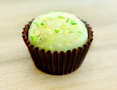 Receita de Brigadeiro de Torta de Limão. Uma opção gourmet que é fácil e rápida de fazer!