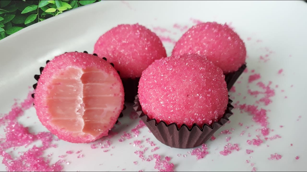 Receita de Brigadeiro de Morango para você variar nesse docinho e se surpreender