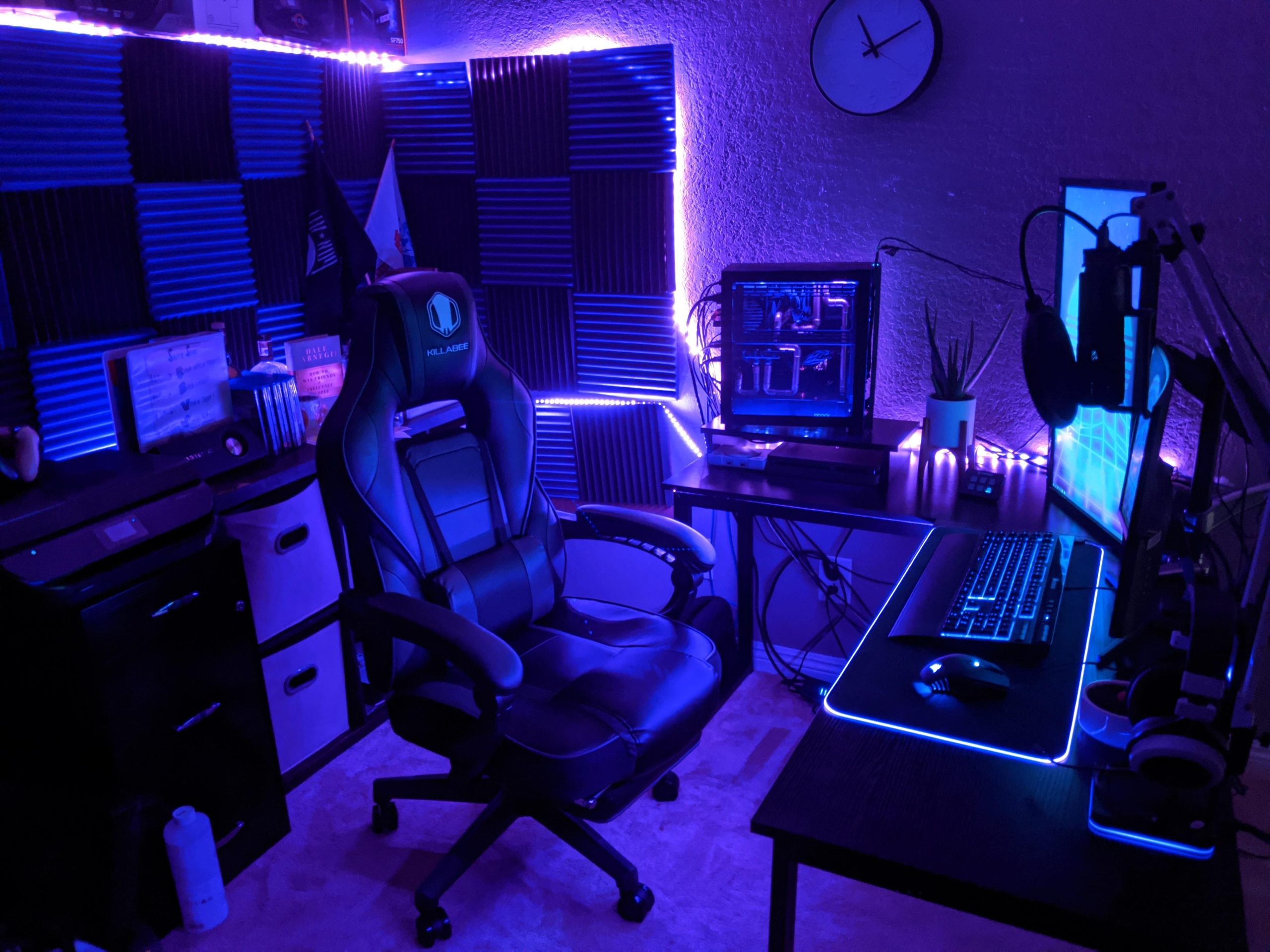 quarto gamer com iluminação especial