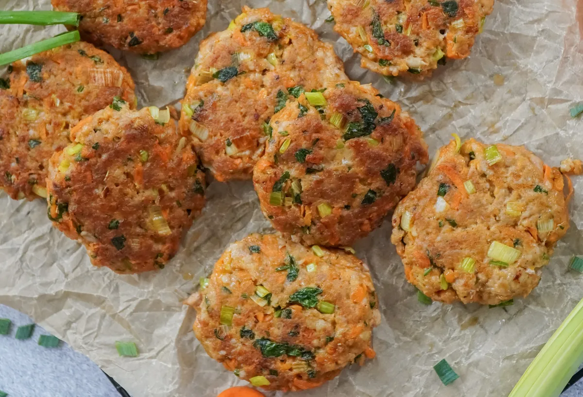 Receita de Bolinho de Cenoura Recheado de Queijo, lanchinho diferenciado e super saboroso