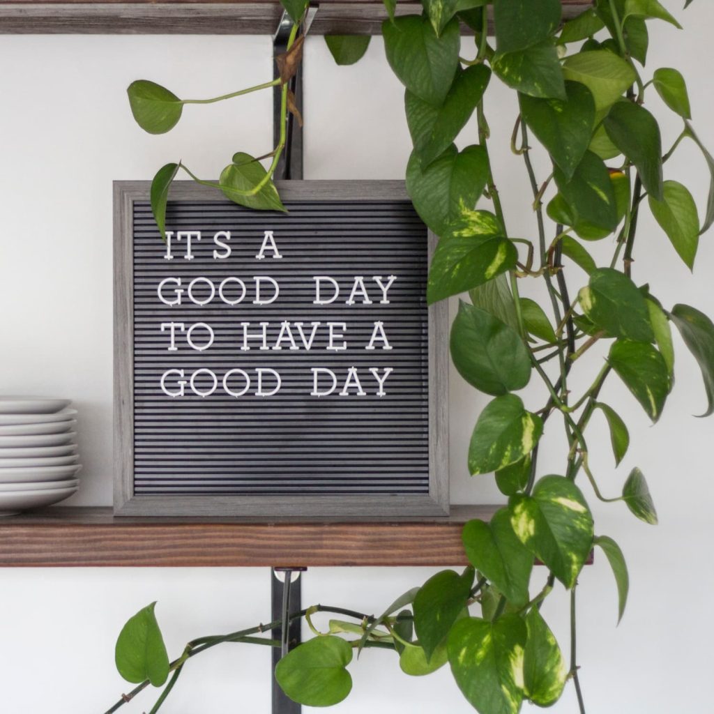 Letter board na decoração: saiba como aproveitar essa tendência e personalize seu espaço