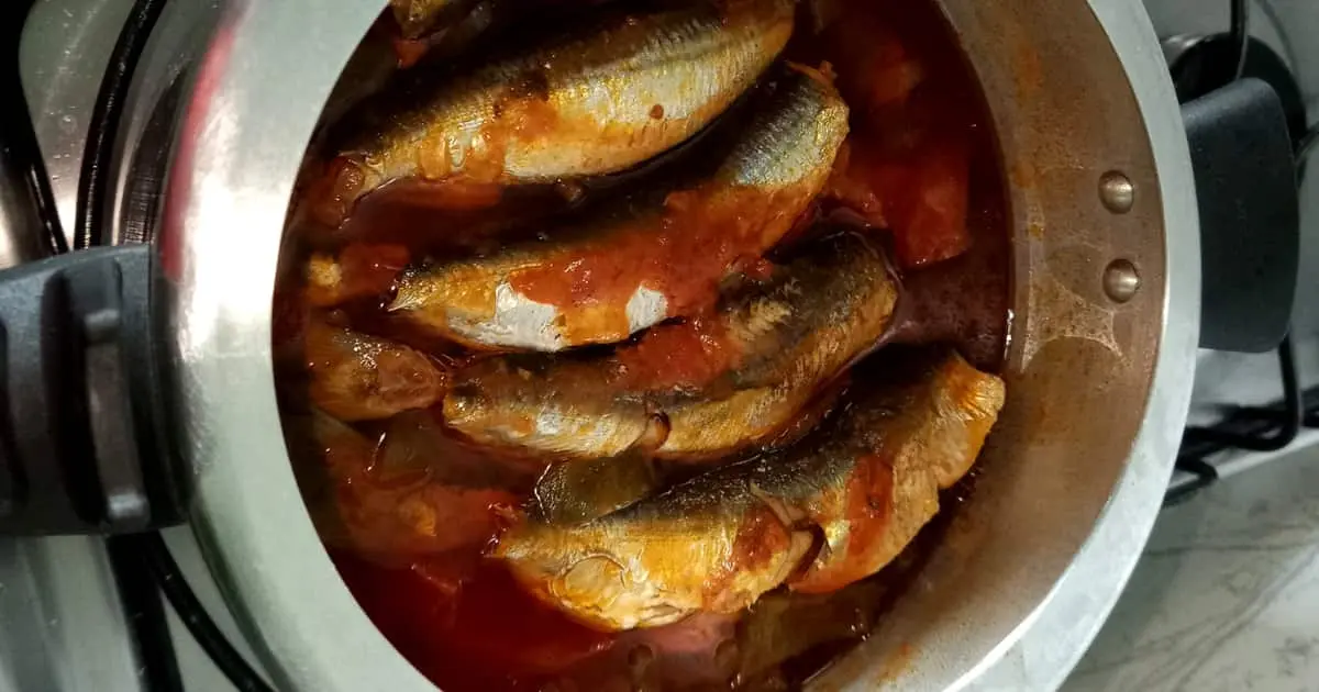 Receita de Sardinha na Panela de Pressão, opção melhor que a da latinha e bem temperada