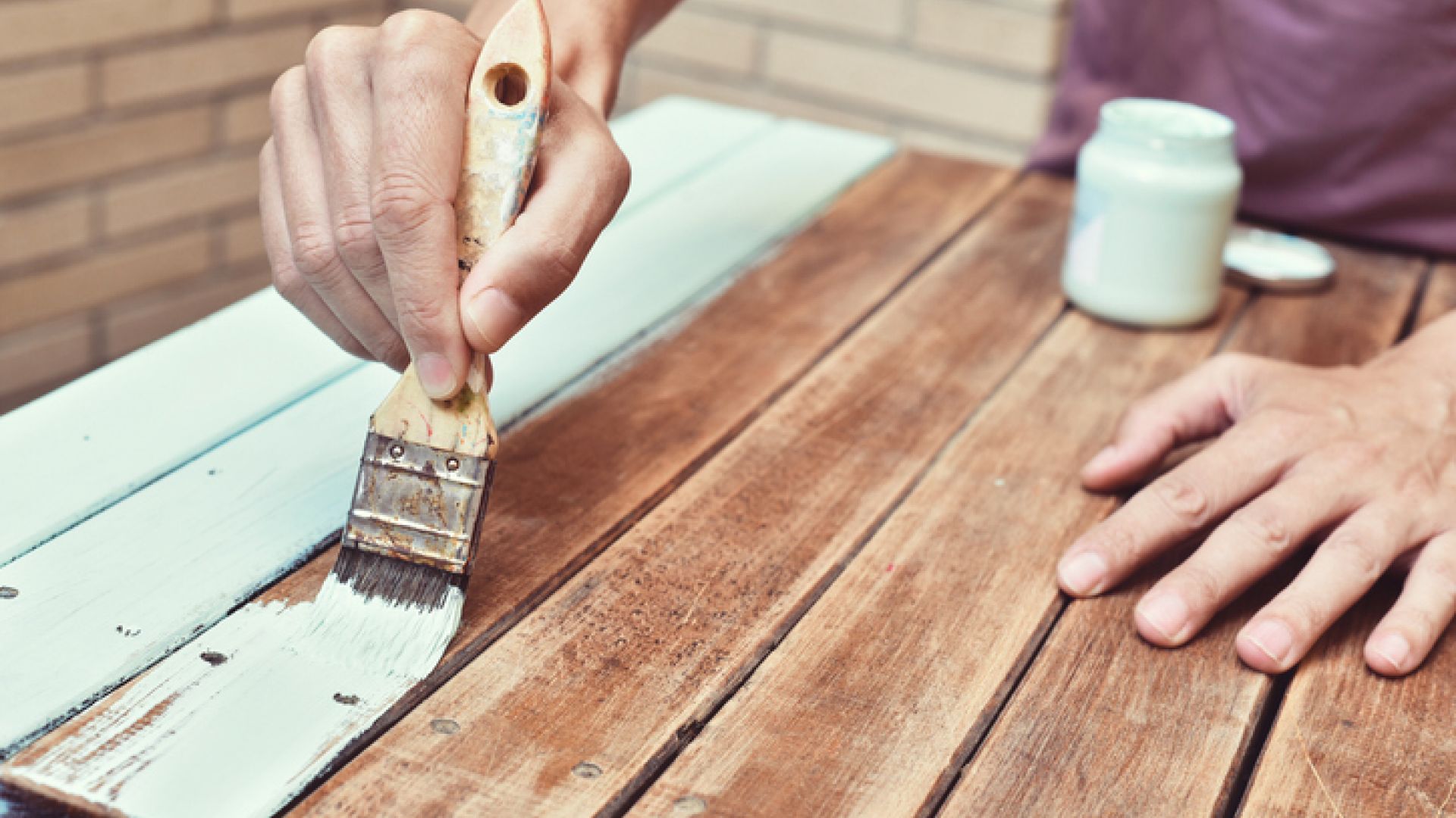 6 passos para restaurar móveis em casa: saiba como repaginar a decoração de forma DIY