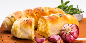 Receita de Pão de Alho com Linguiça