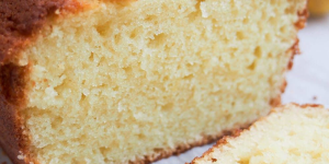 Receita de Bolinho de Iogurte sem Ovos que será o bolo mais fofinho que já comeu!