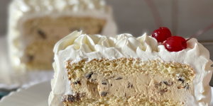 Receita de Bolo de Ameixa com Beijinho. simples, perfeito e rapidinho de fazer