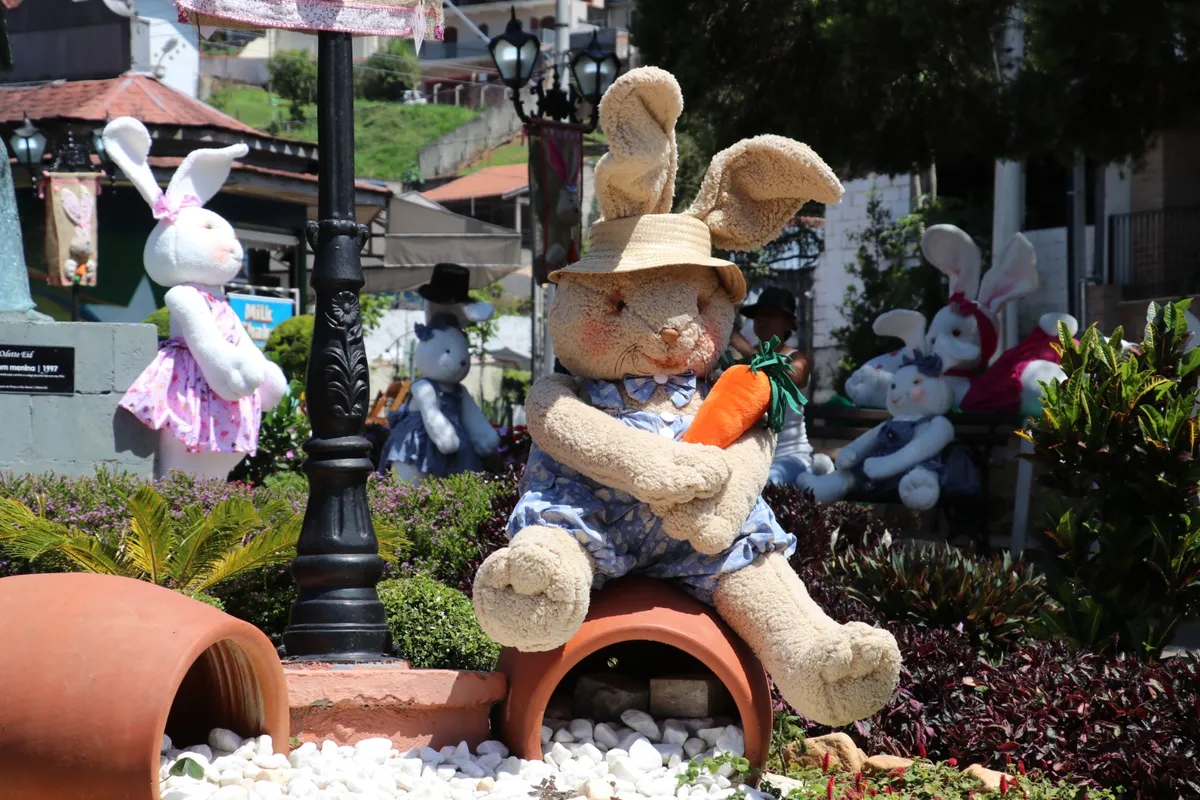 decoração de páscoa da cidade de Santo Antônio do Pinhal