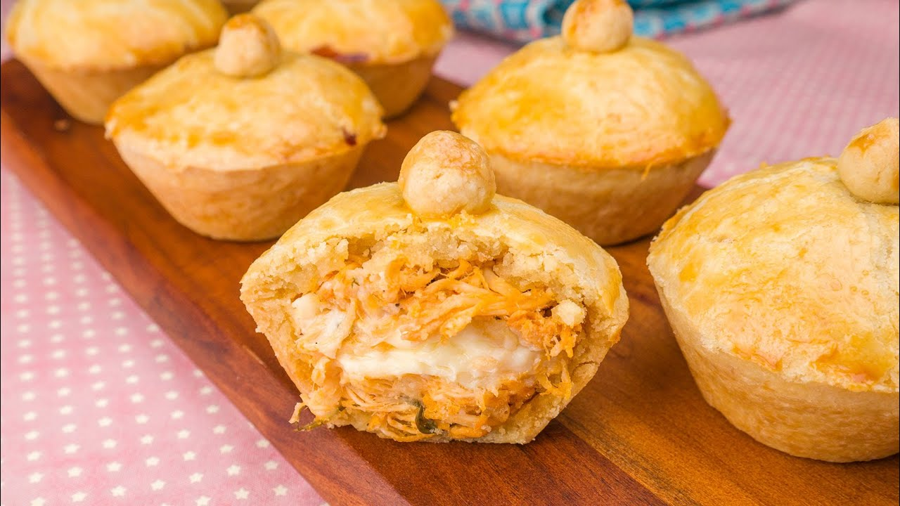 Receita de Empadinha de Frango com Catupiry, fácil de fazer para ter um lanche da tarde super delicioso