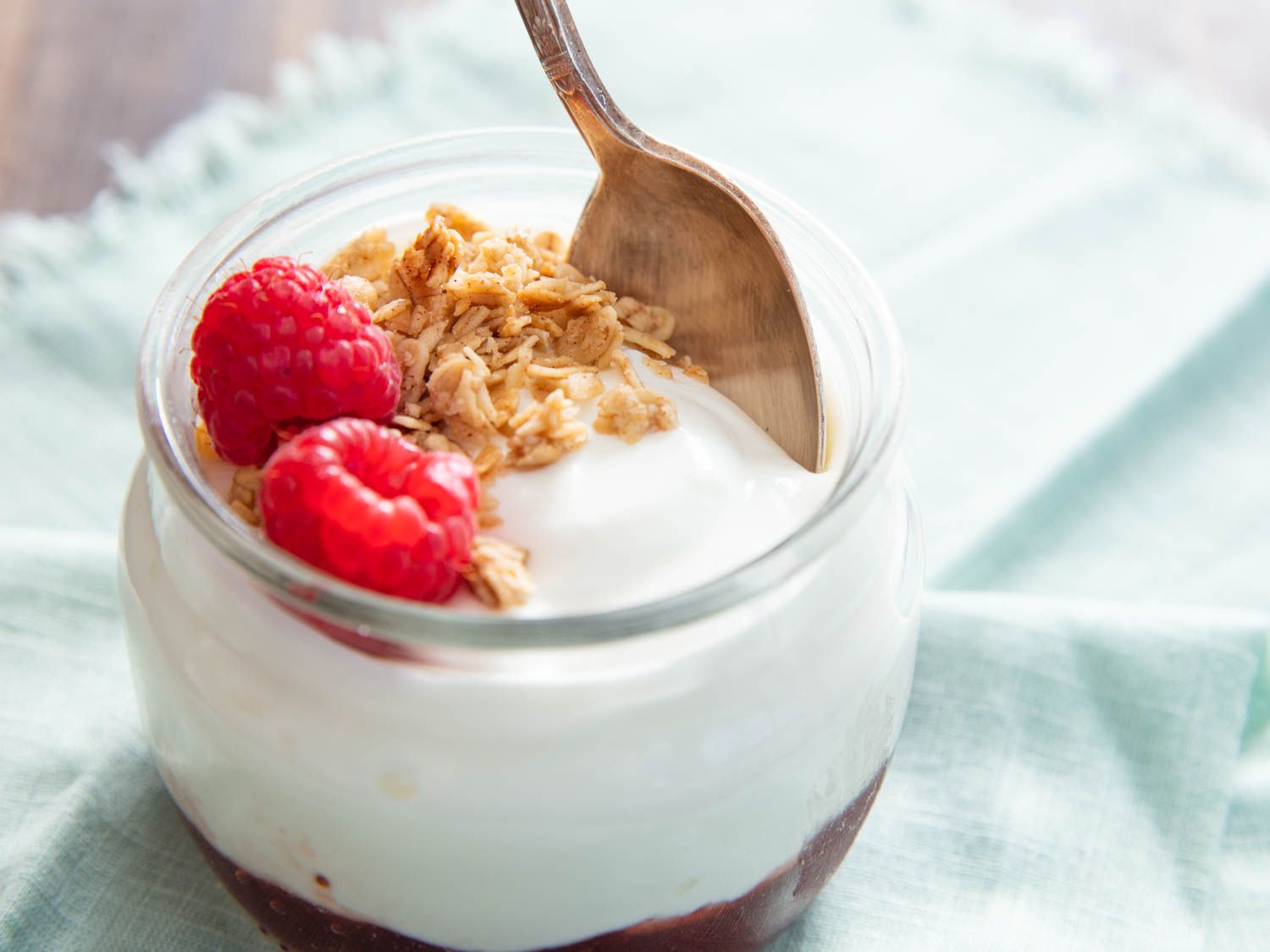 iogurte com frutas e granola