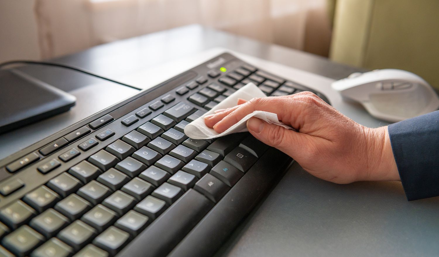 limpeza de teclado de computador