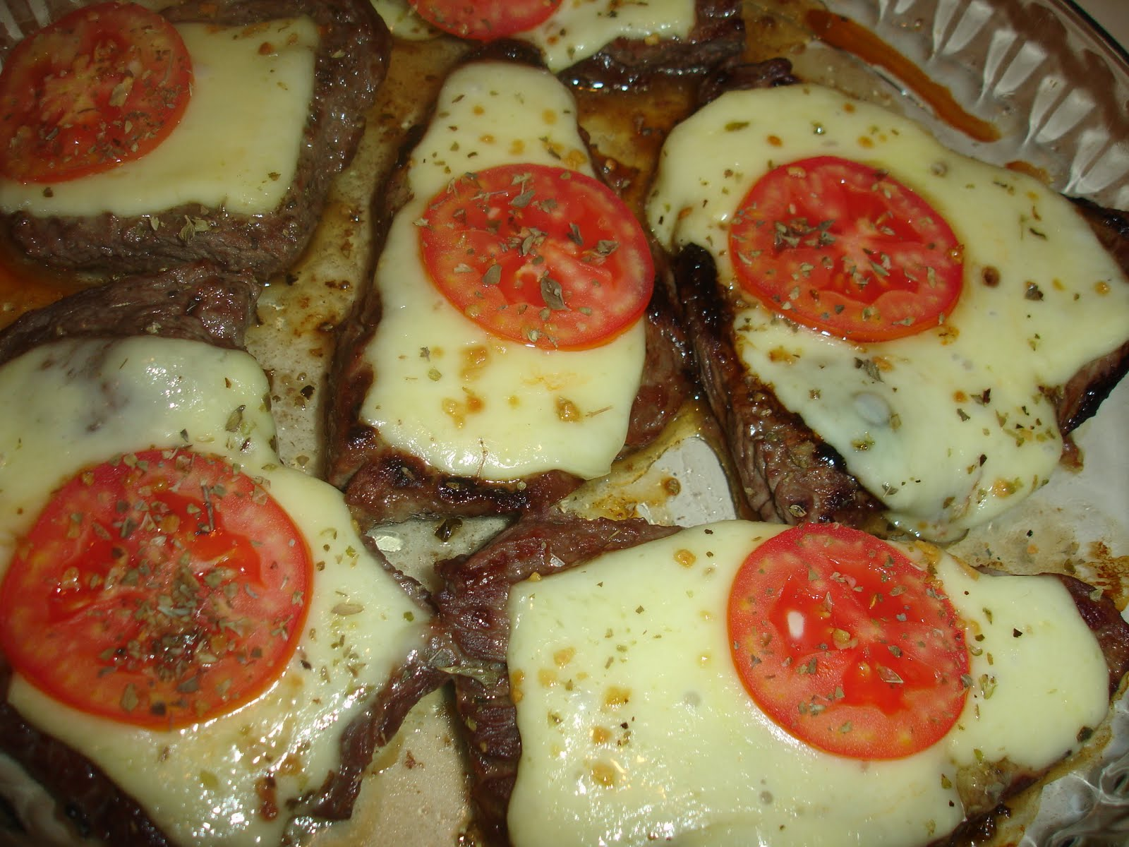 Receita de Bife à Pizzaiolo que tem um sabor único e você vai AMAR preparar