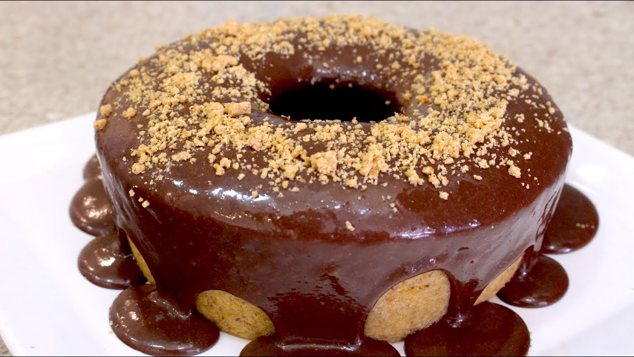 Receita de Bolo de Amendoim com Cobertura de Chocolate: ele vai te deixar BA-BAN-DO!