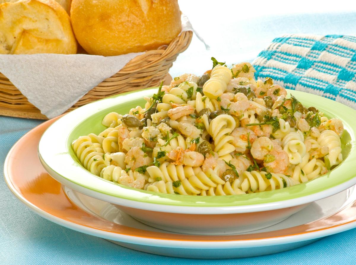 Fusilli com Camarão e Alcaparras