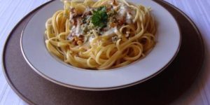 Linguine com Molho Cremoso de Nozes