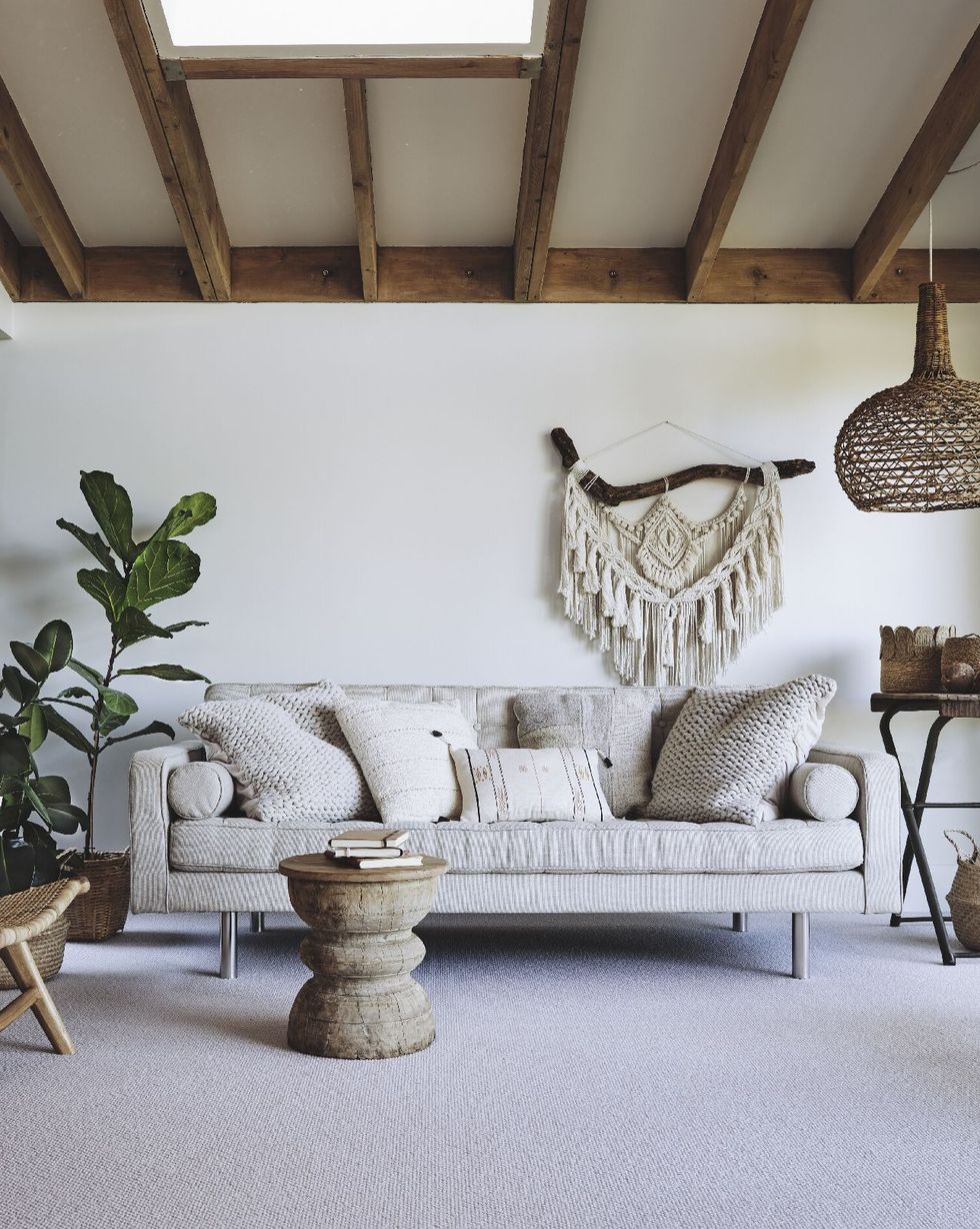 sala com estilo boho e tom greige