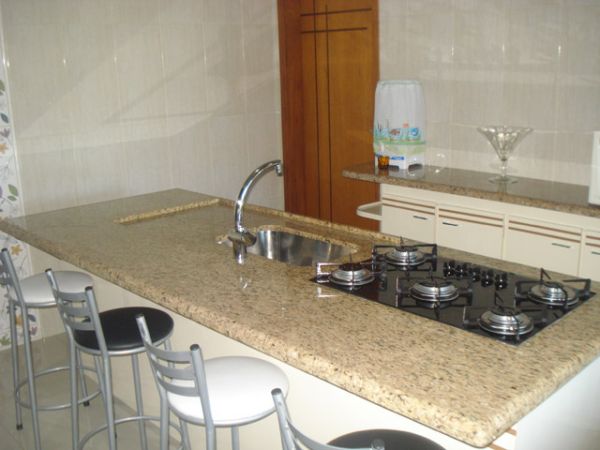 cozinha com Granito Amarelo Ornamental