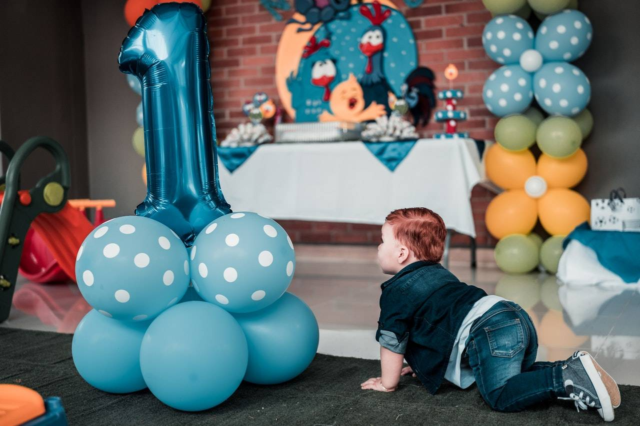 festa de aniversário com tema da galinha pintadinha