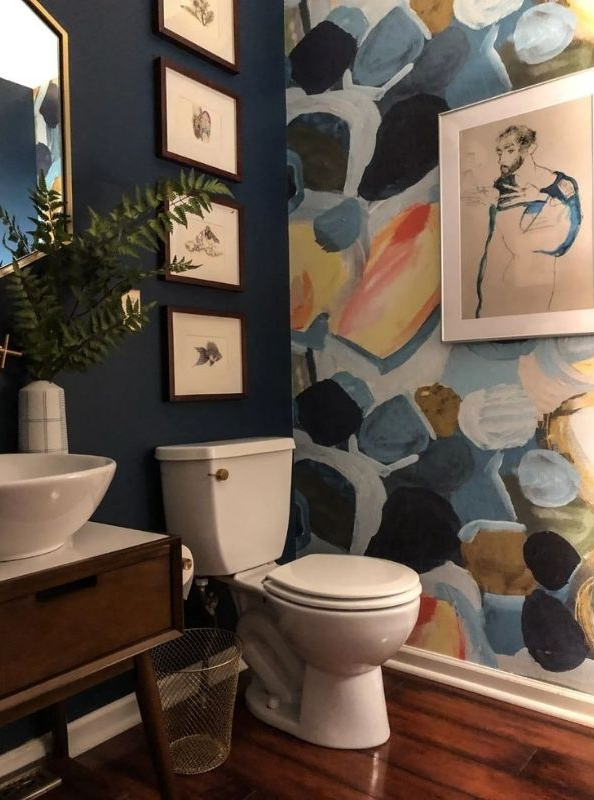 lavabo com quadro na parede