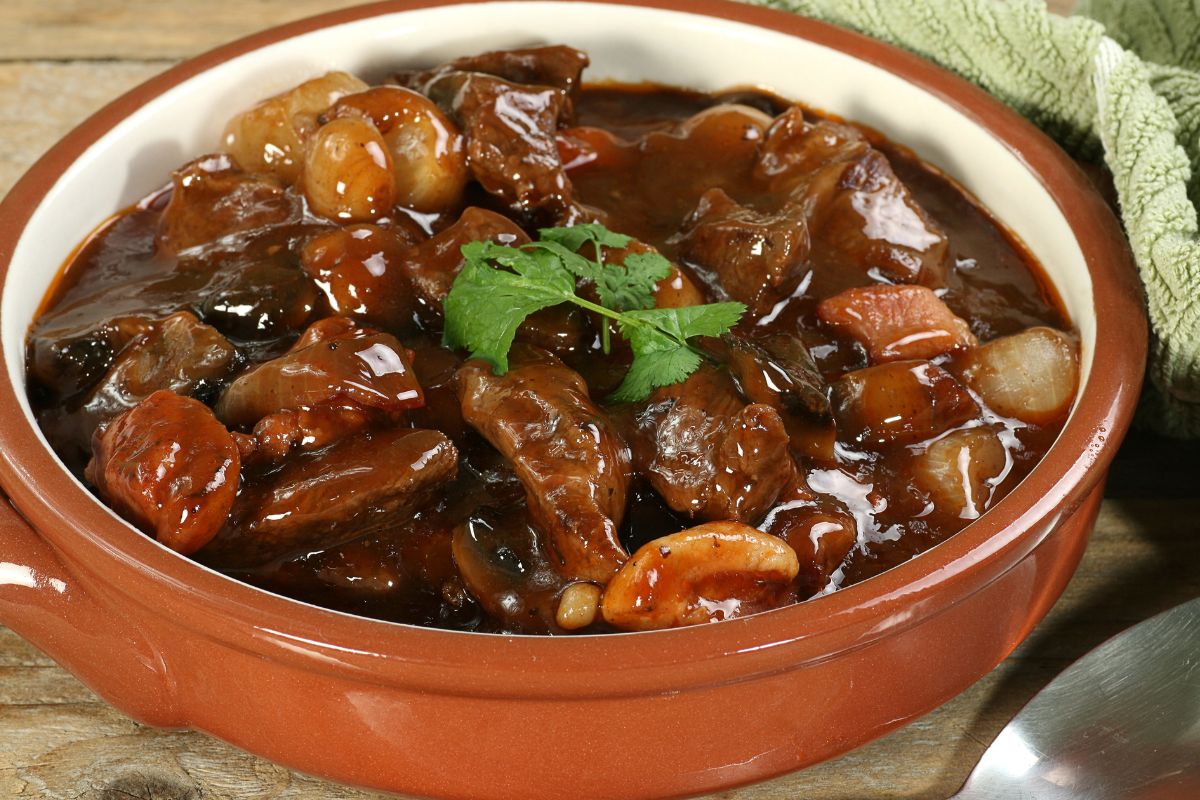 receitas com carnes de segunda Bife Bourguignon