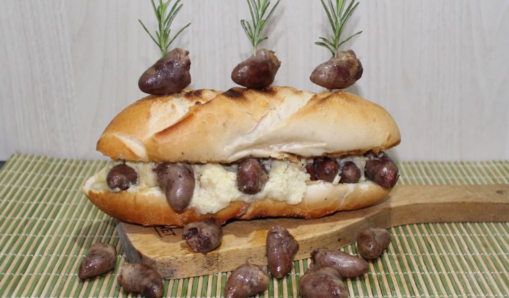 Receita de pão de alho com coraçãozinho de frango