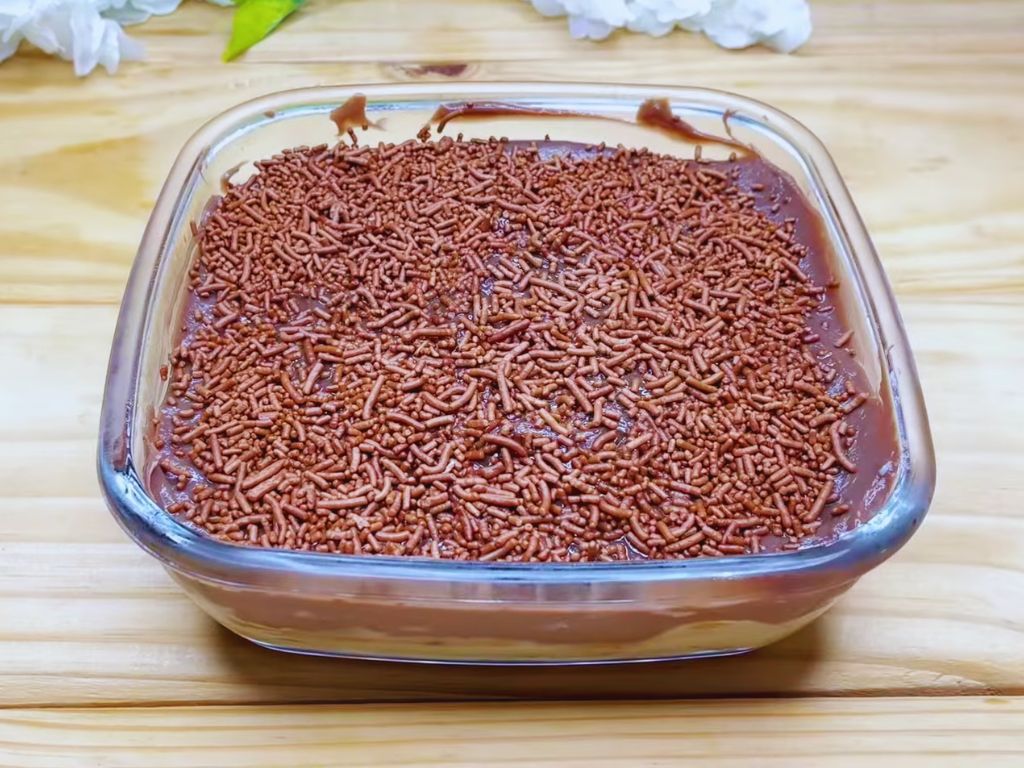 Receita de pavê de bolacha Maizena gelado